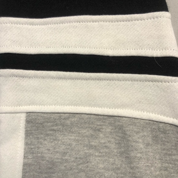 New Cropped Hoodie - Picture 4 of 5